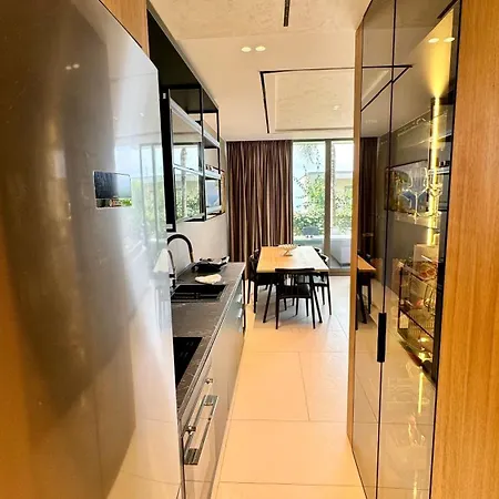 Apartamento Circle & Drimades *