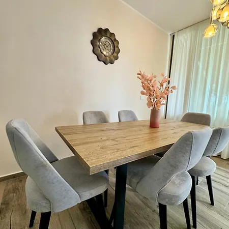 Apartamento Circle & Drimades *