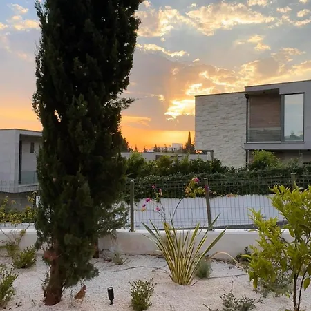 Apartamento Circle & Drimades *